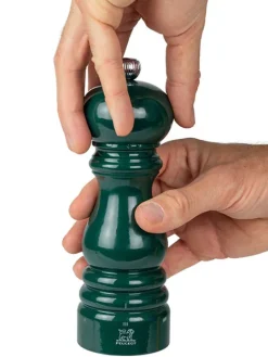 Peugeot Saveurs Paris u'select Moulin à sel manuel u'select en bois laqué, vert forêt, 18 cm - 7in -><noscript><img width=